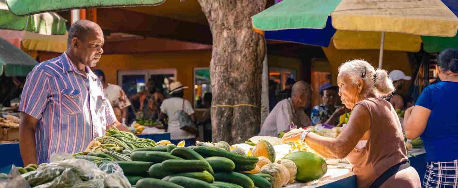 A woman selling to a buyer(male) in Seychelles