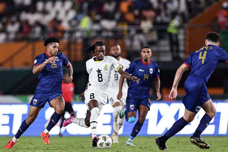 Majeed Ashimeru takes on Cape Verde players during their Group B clash on January 14, 2023